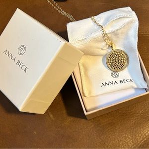 Anna Beck Large Medallion Necklace - Gold